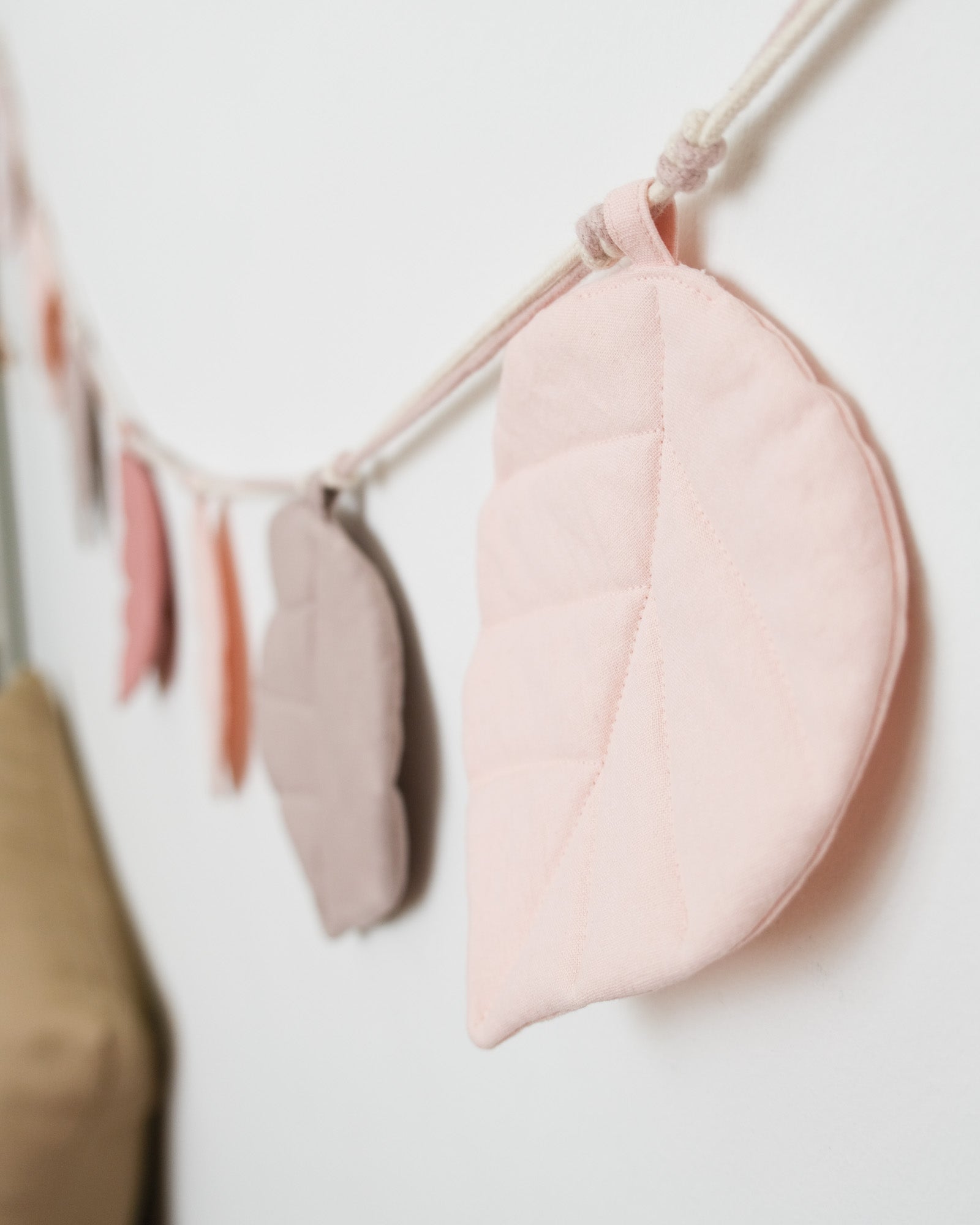 MILA Leaf Garland | Blush