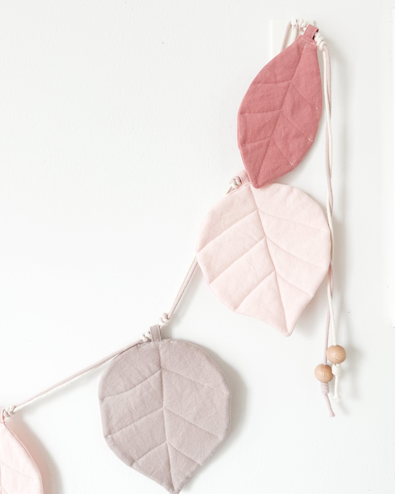 MILA Leaf Garland | Blush