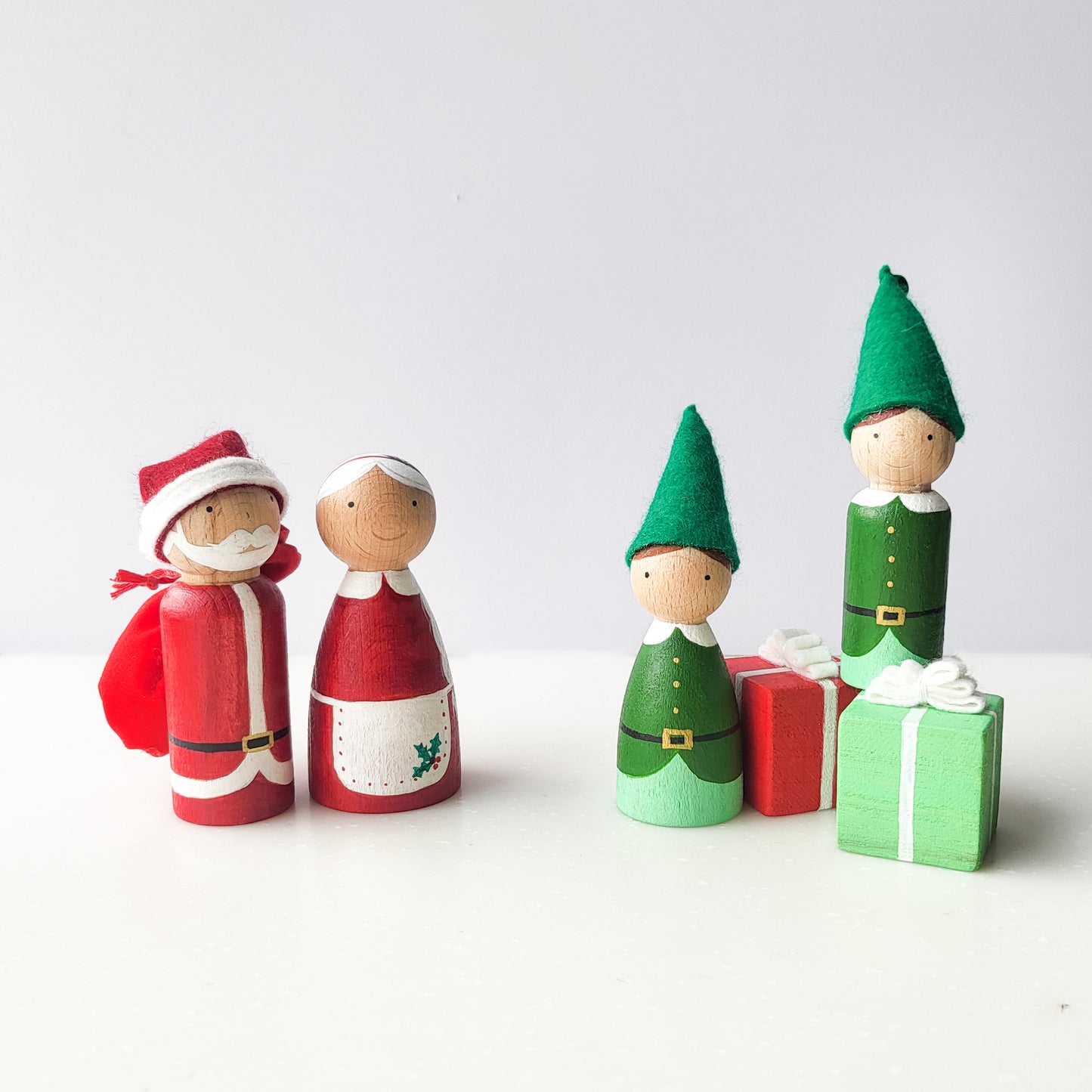 MR. & MRS SANTA Peg Dolls